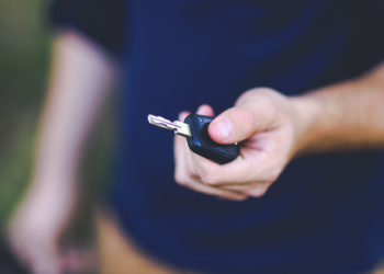 Как проверить автомобиль на ограничение регистрационных действий